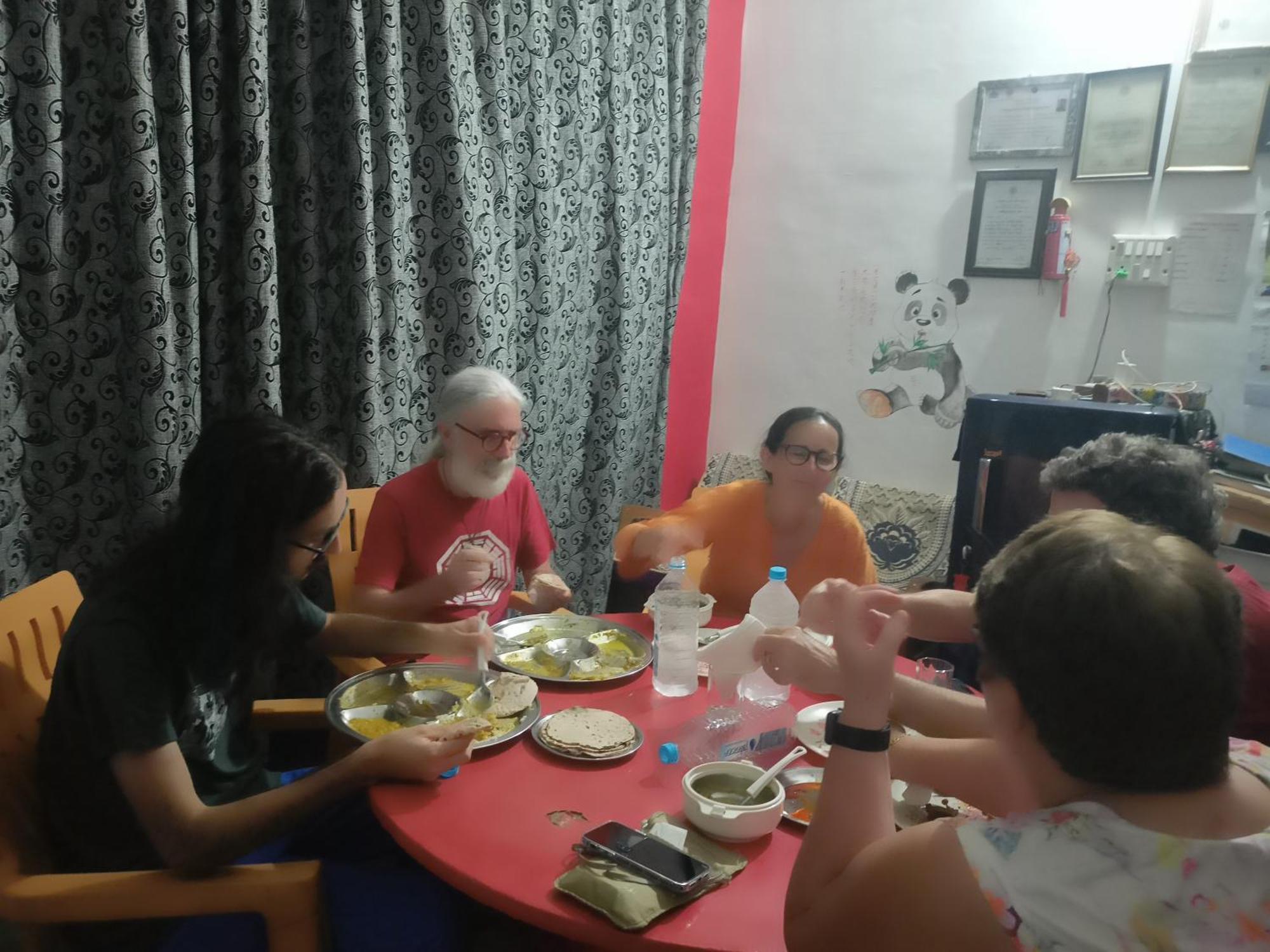 Holiday Home Stay Khajuraho Bagian luar foto
