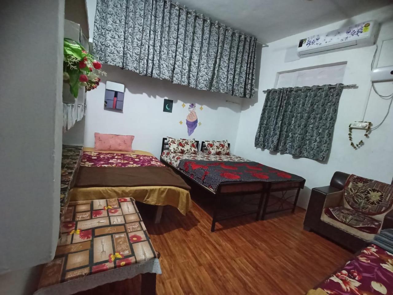 Holiday Home Stay Khajuraho Bagian luar foto
